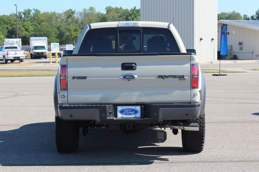  Ford F-150 SVT Raptor 2013 года  (фото 6 из 45)